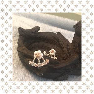 5/$25 Sparkly Flower Cluster Attachment earrings